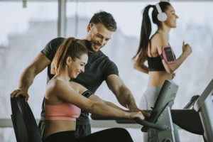 berapa repetisi dan set dalam latihan kekuatan