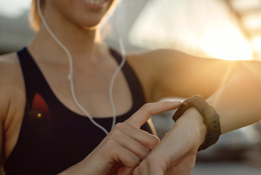 Tren Smartwatch Fitness 2026